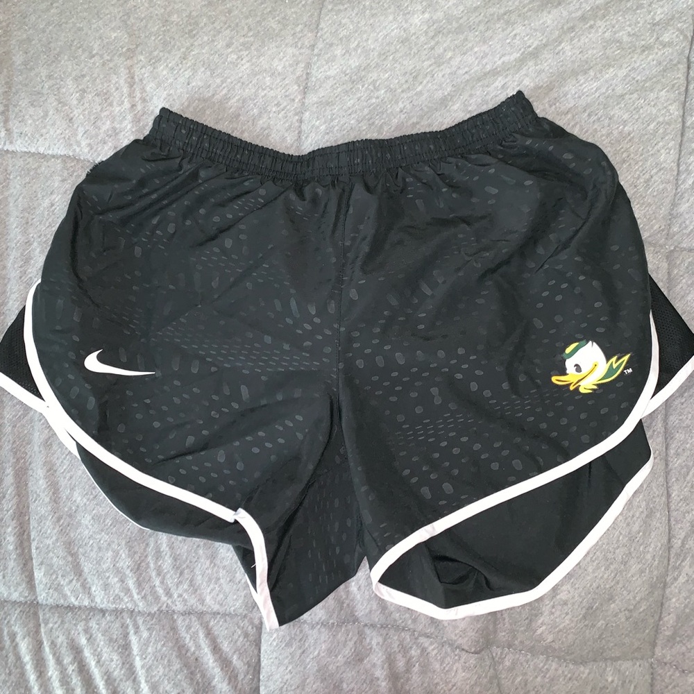 Only worn once. it’s too big for me